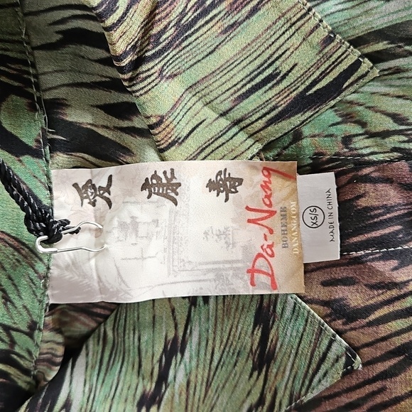 Da-Nang 3/4 Dolman Sleeve Silk Button Down Blouse NWT XS/S - Picture 7 of 8